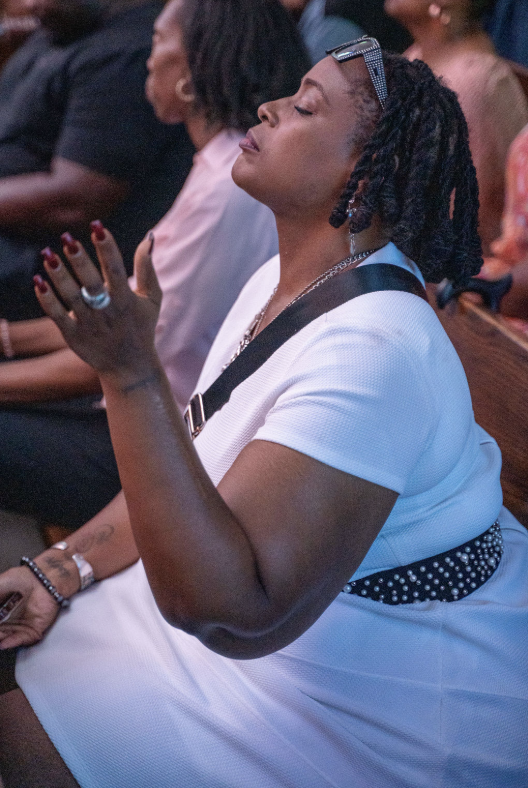 Full congregation worship